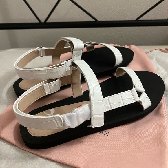 NEW Stuart Weitzman white and black leather croc sandals - Picture 12 of 12